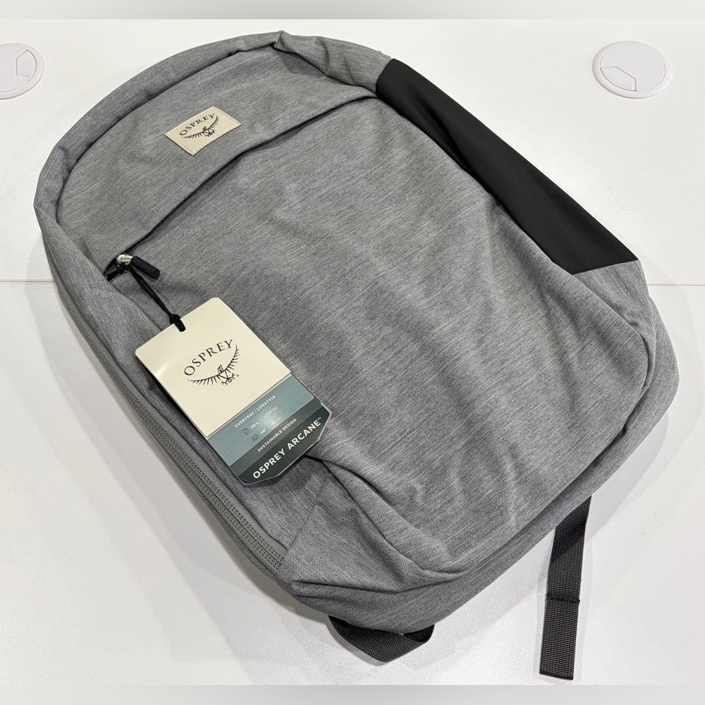 Osprey Large Arcane 20 L Daypack Backpack NWT Grey Laptop Sleeve Carry-on Size